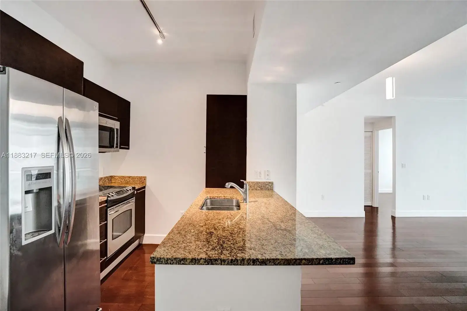 950 Brickell Bay Dr # 1704, Miami FL 33131 photo 5