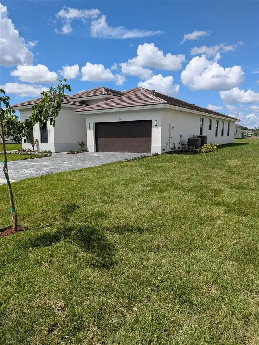 19565 SW 325 St, Homestead FL 33030 photo 4