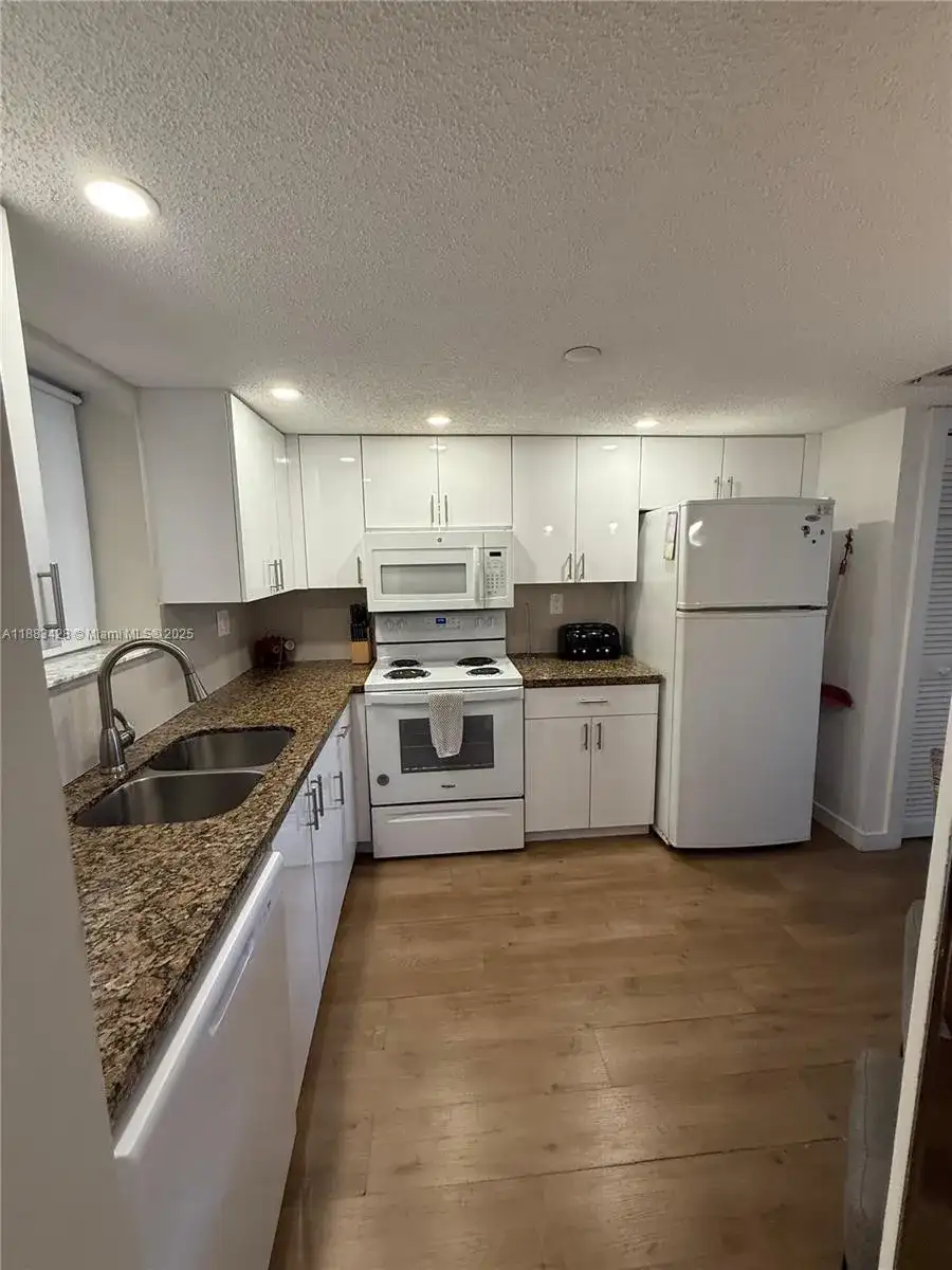 17801 N Bay Rd # 505, Sunny Isles Beach FL 33160 photo 5
