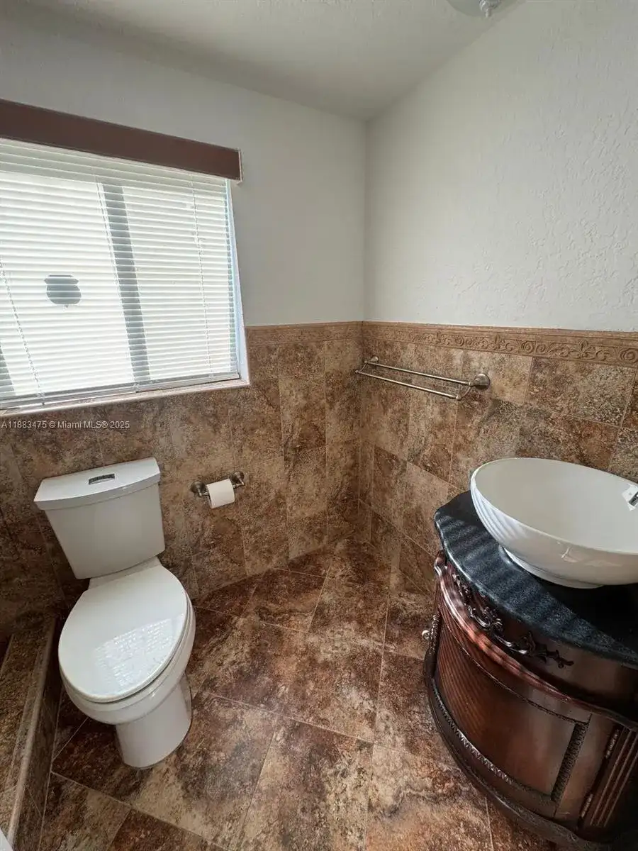 20424 NW 15th Ave # 6, Miami Gardens FL 33169 photo 4