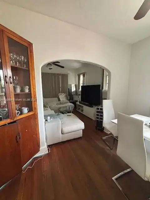 2643 NW 23rd Ct, Miami FL 33142 photo 2