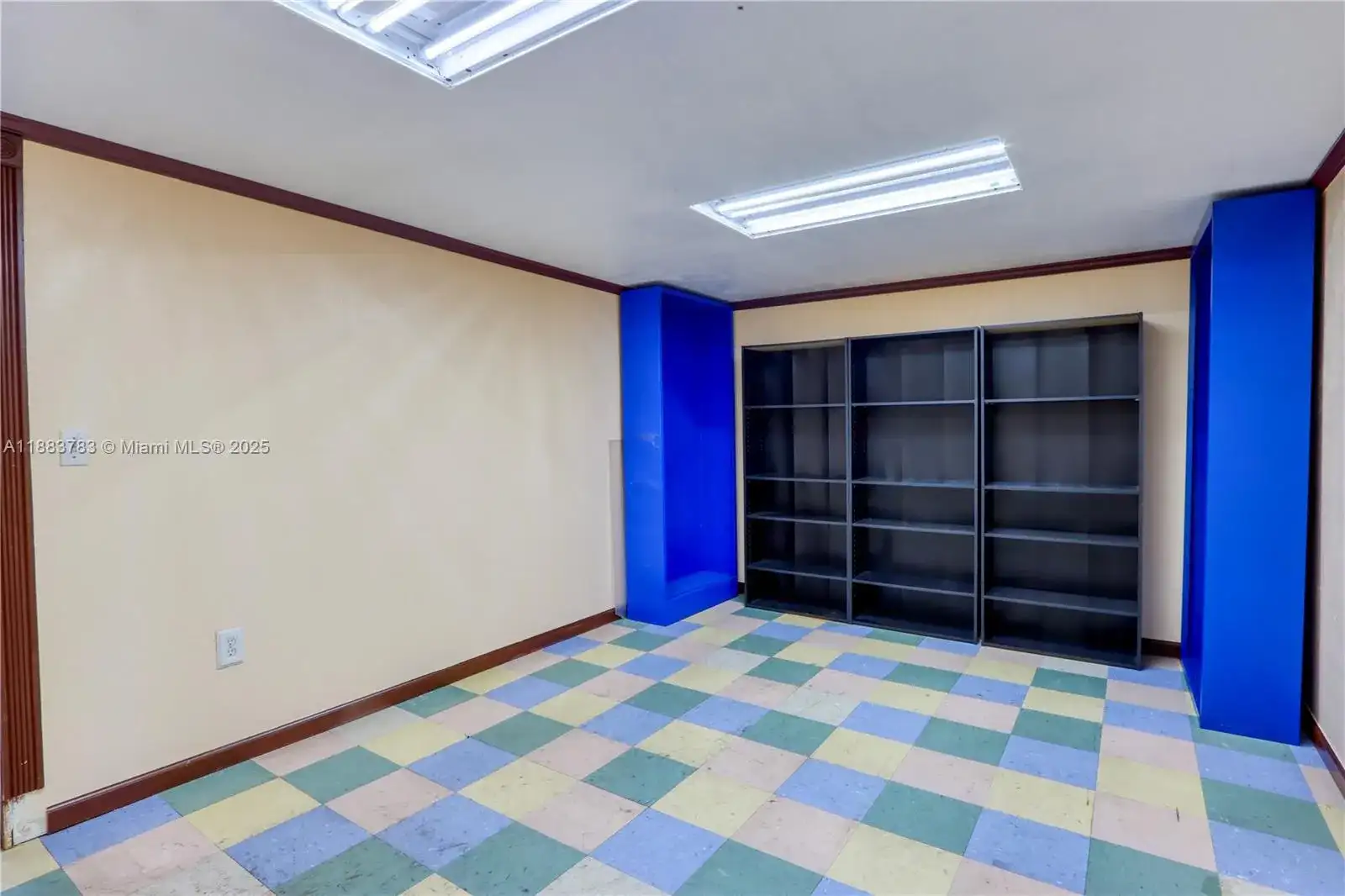 6250 W 21st Ct, Hialeah FL 33016 photo 4
