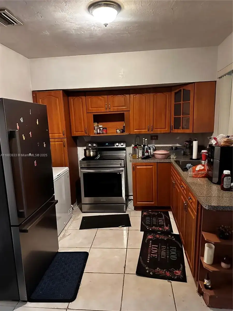 10900 NW 22nd Ct, Miami FL 33167 photo 2