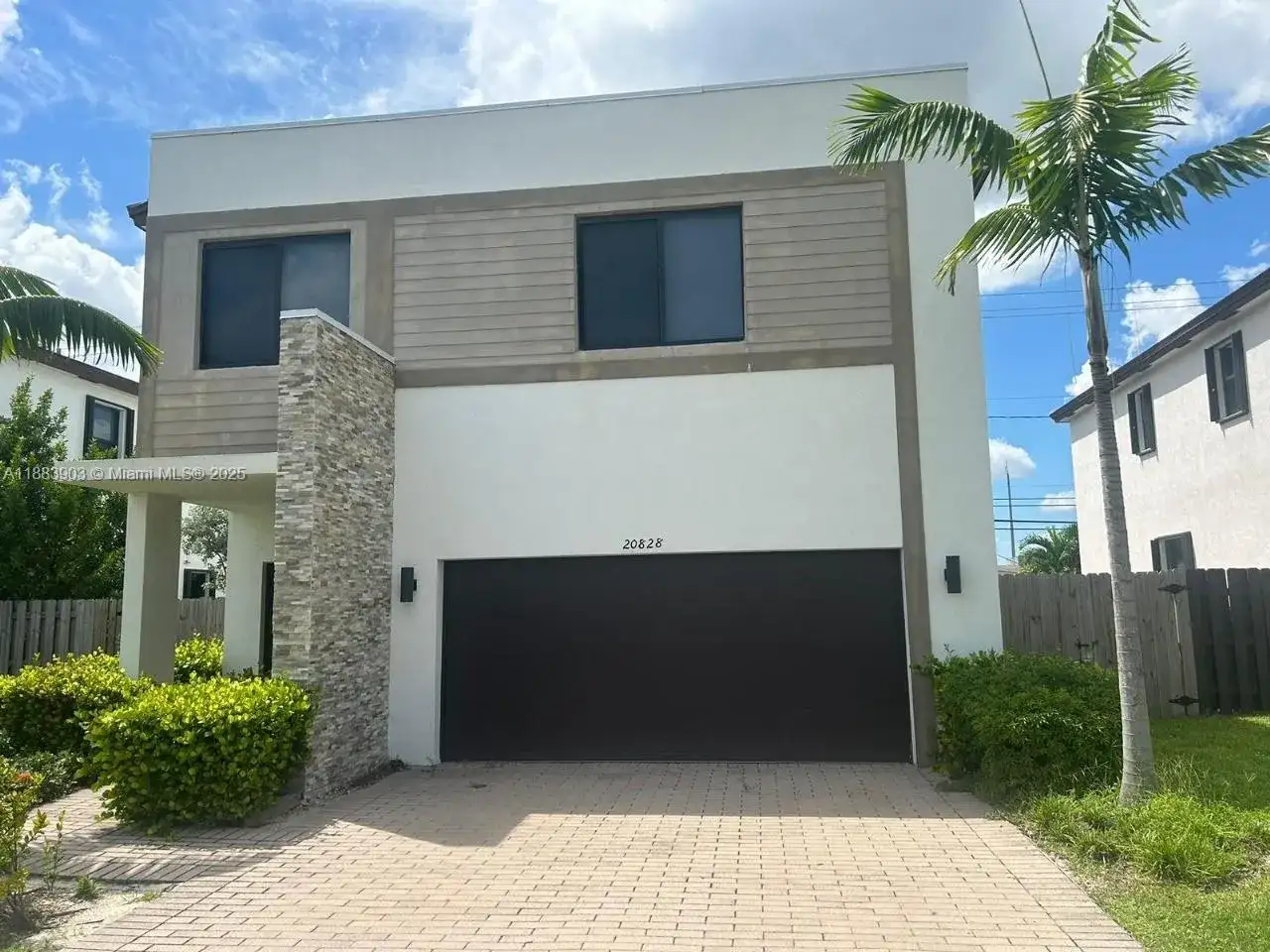 20828 NE 2nd Ct, Miami FL 33179 photo 2