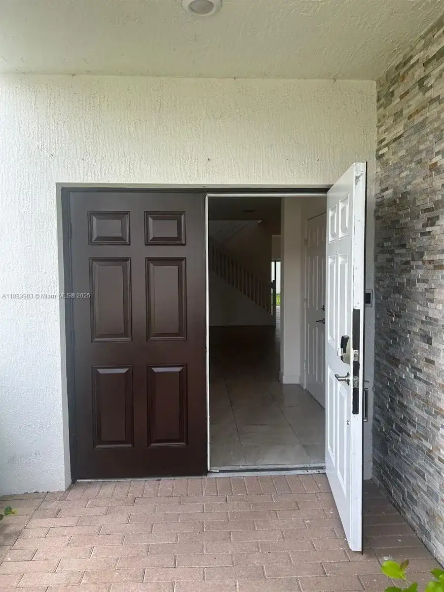20828 NE 2nd Ct, Miami FL 33179 photo 4