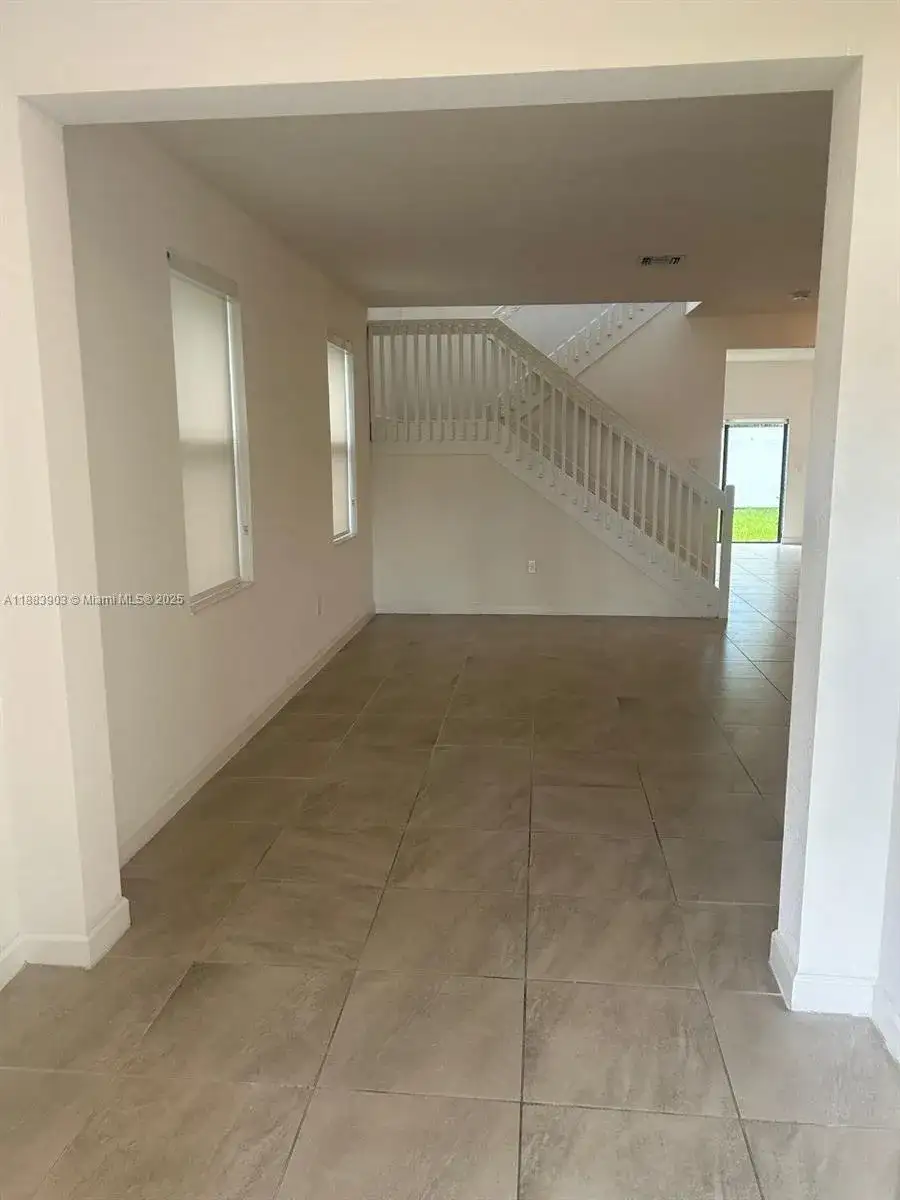 20828 NE 2nd Ct, Miami FL 33179 photo 5