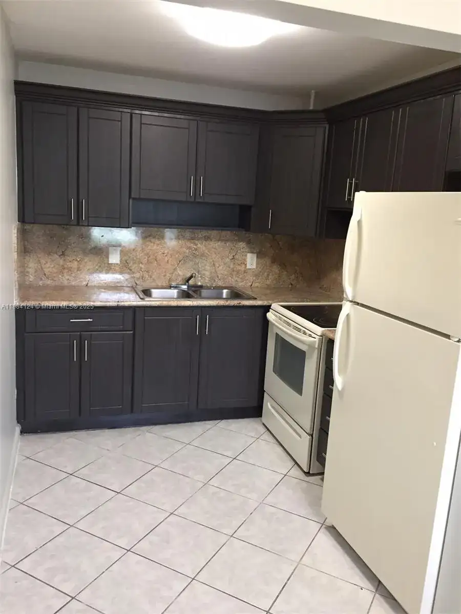 182 Markham I # 182, Deerfield Beach FL 33442 photo 2