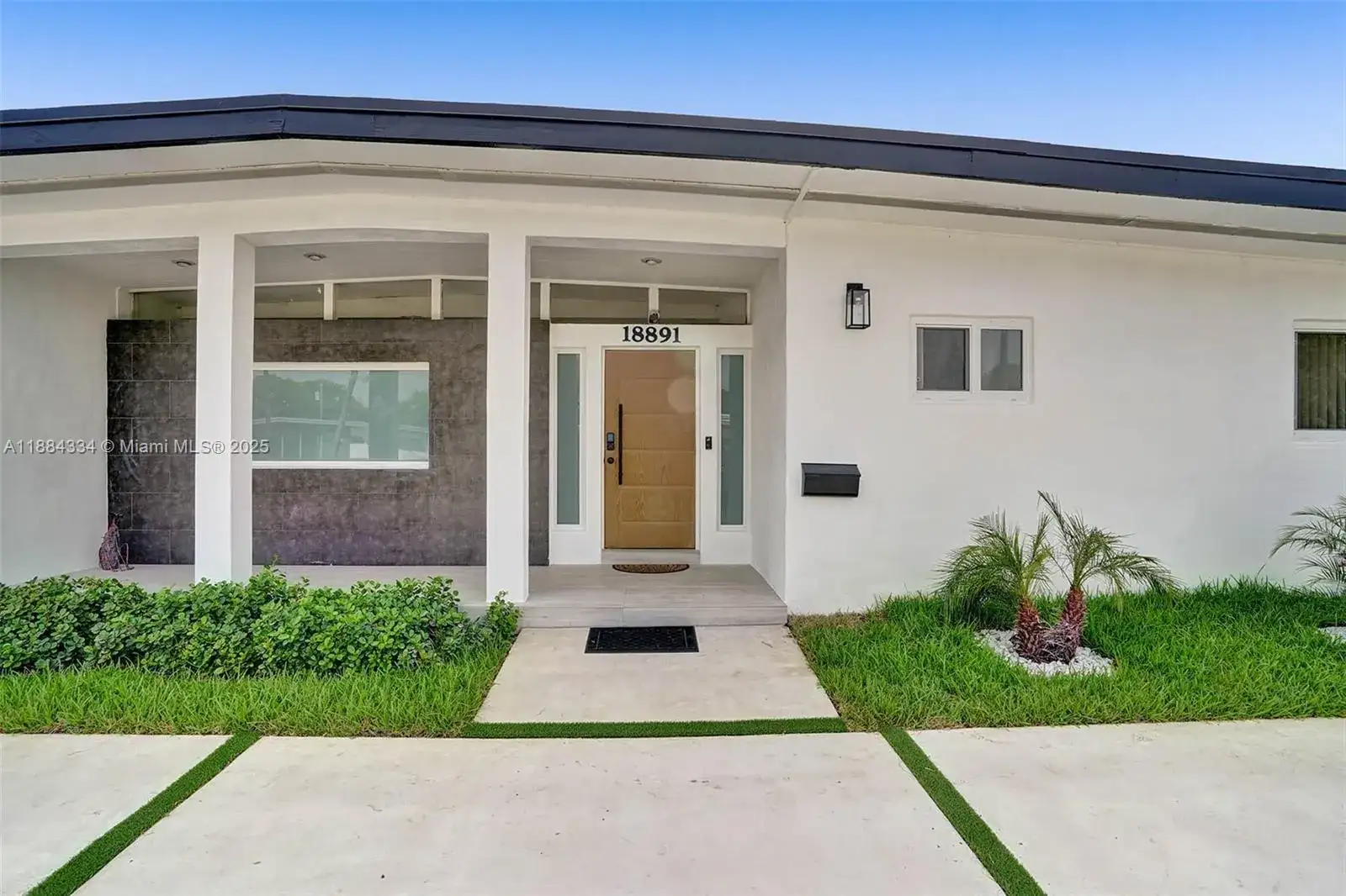 18891 NE 20th Ct, North Miami Beach FL 33179 photo 2
