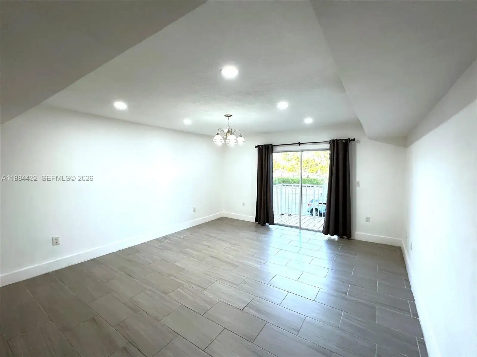 250 NW 107th Ave # 202, Miami FL 33172 photo 2