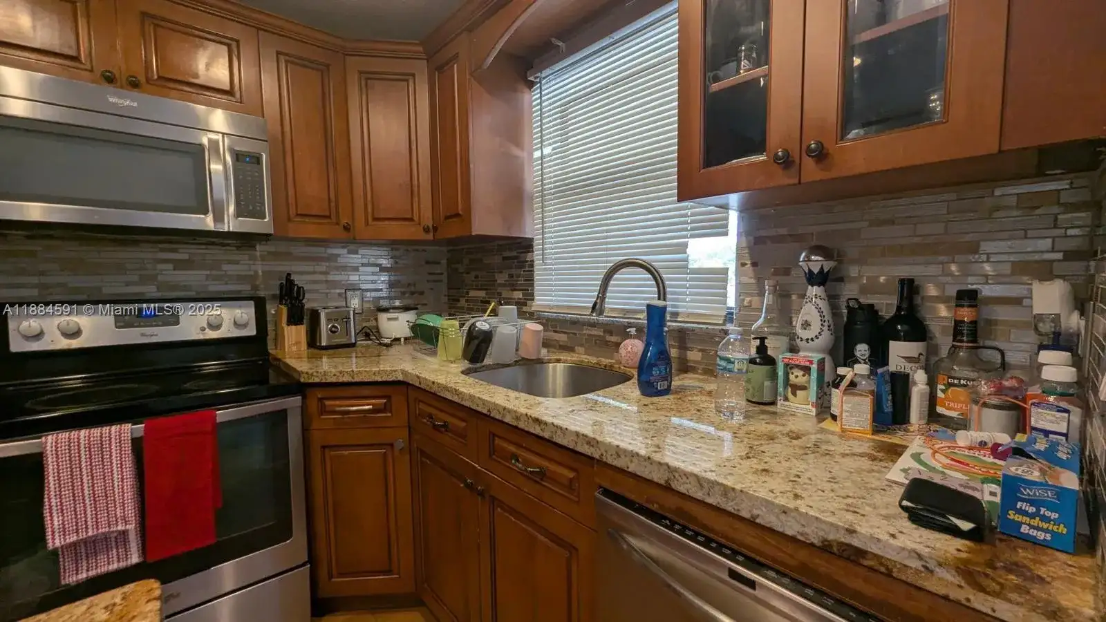 6001 Shakerwood Cir # 205, Tamarac FL 33319 photo 4