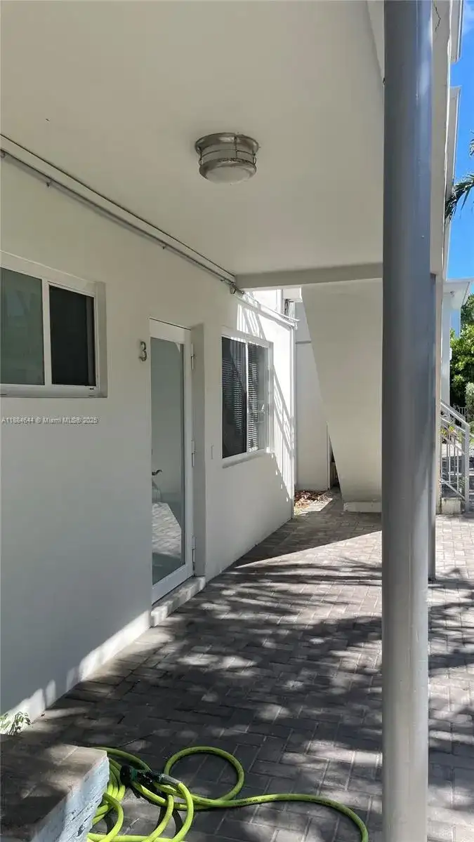 320 86th St # 3, Miami Beach FL 33141 photo 2