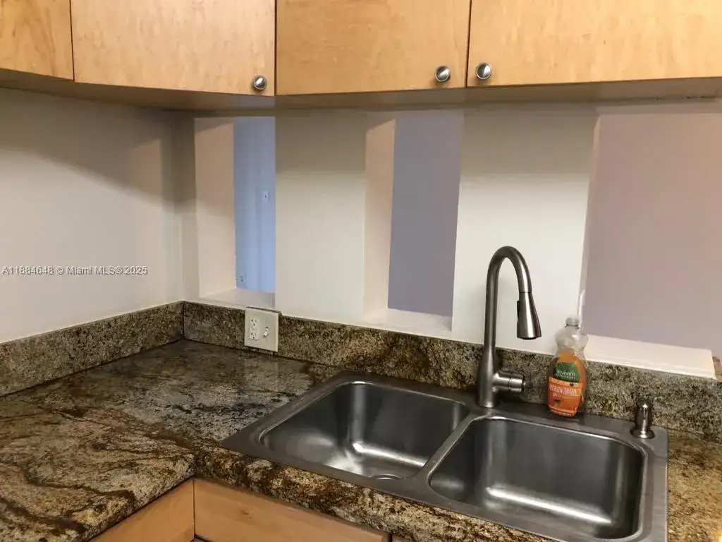 215 Lake Pointe Dr # 103, Oakland Park FL 33309 photo 3