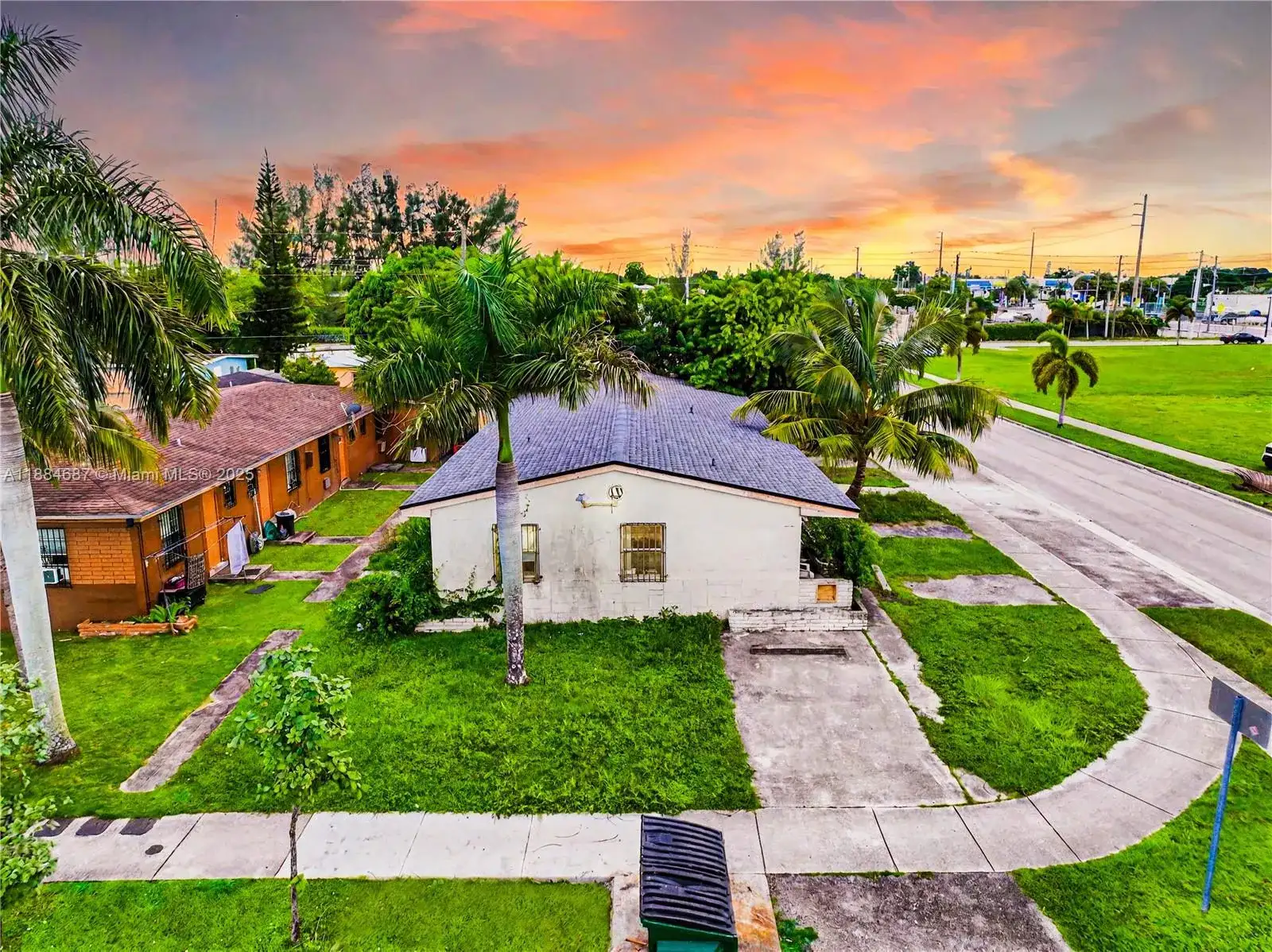 1478 NW 2nd Ave, Florida City FL 33034 photo 2
