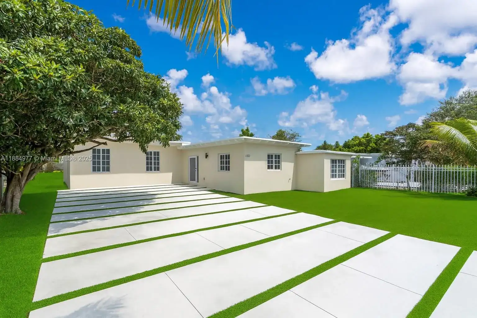 323 NW 104th Ter, Miami FL 33150 photo 2