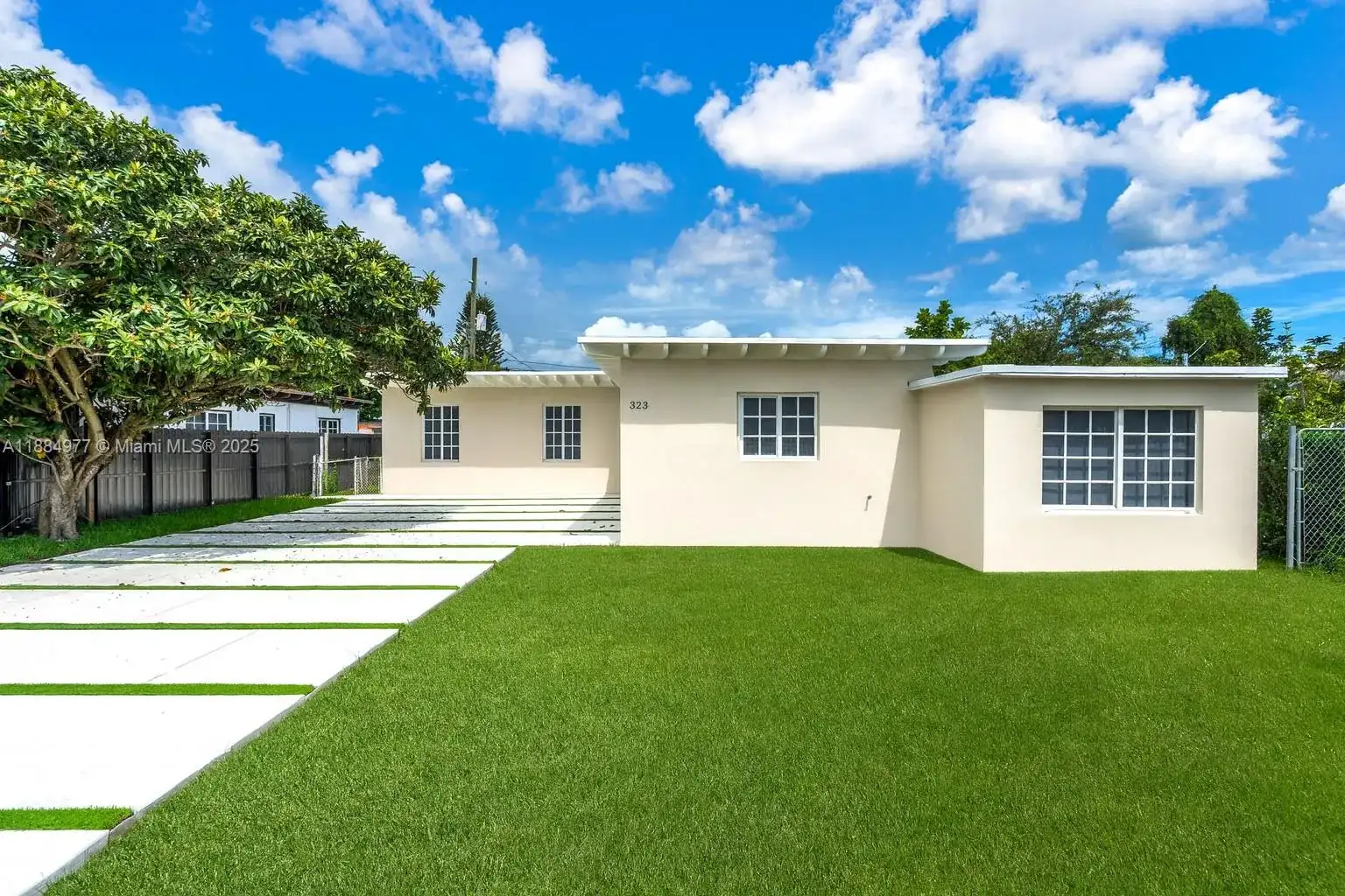 323 NW 104th Ter, Miami FL 33150 photo 3