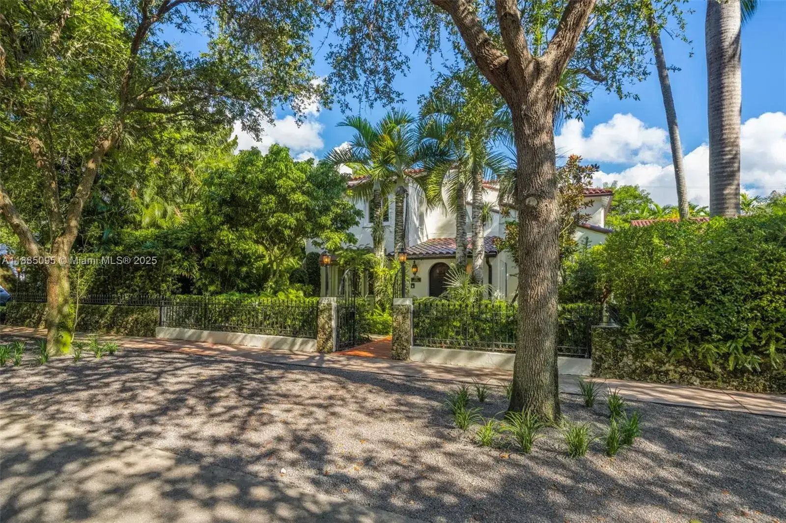 225 Alesio Ave, Coral Gables FL 33134 photo 4