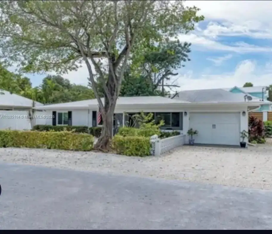 275 Pueblo St, Tavernier FL 33036 photo 3
