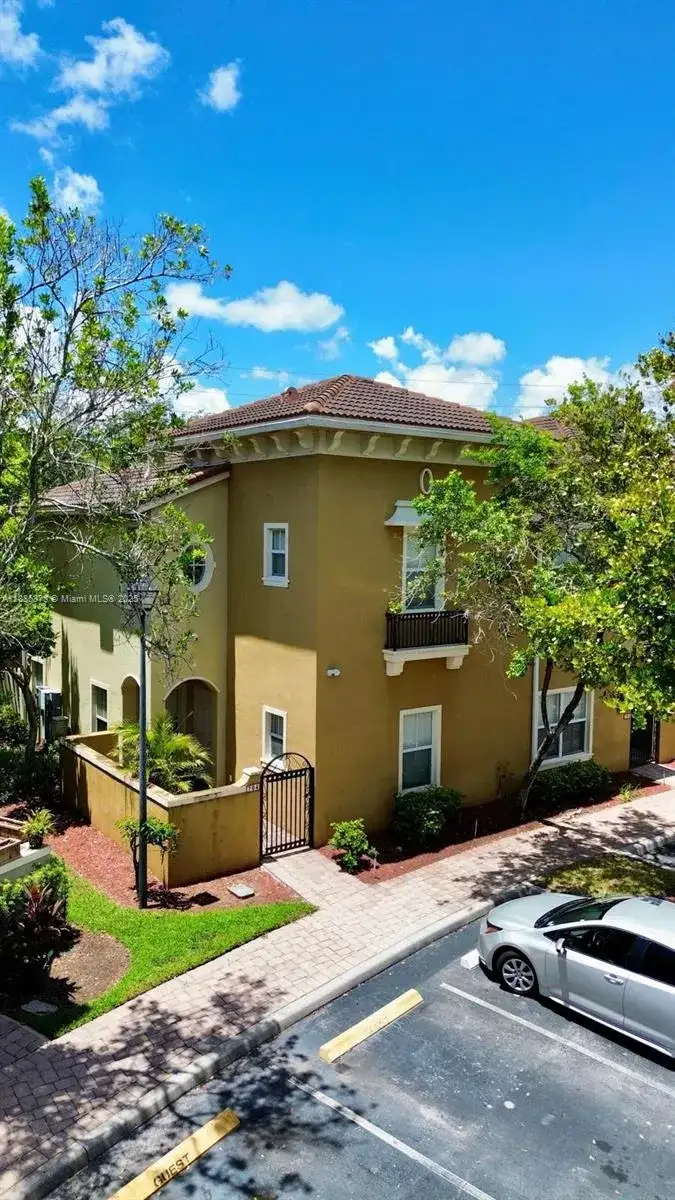2851 W PROSPECT RD # 704, Tamarac FL 33309 photo 2