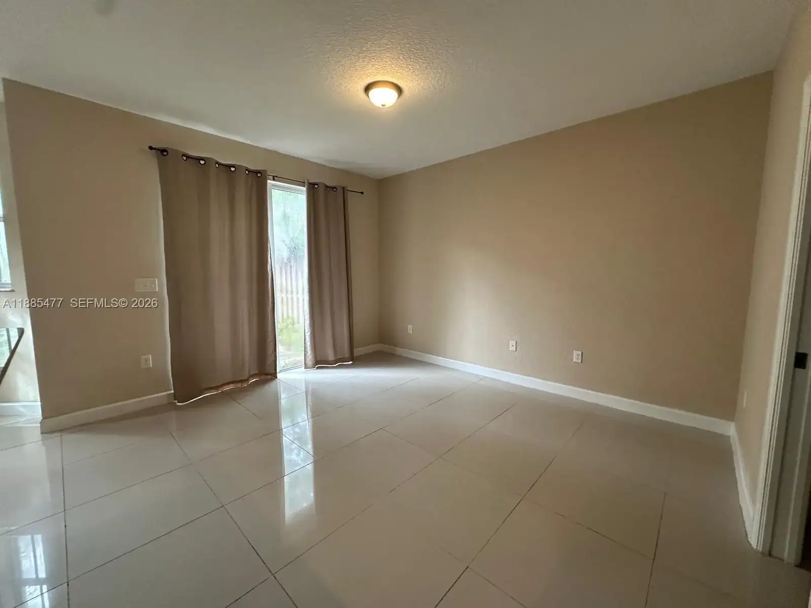 1026 NE 207th Ter # 1026, Miami FL 33179 photo 3