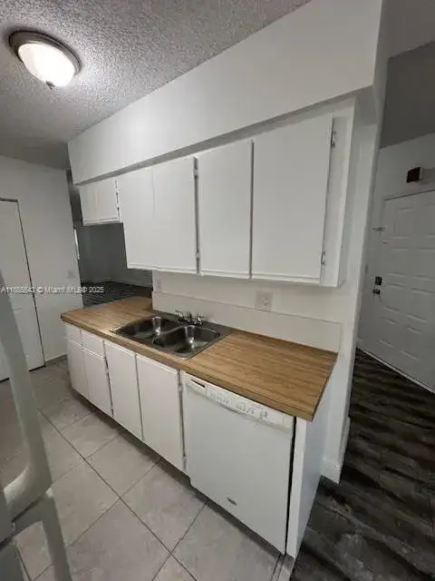 18336 NW 68th Ave # L, Hialeah FL 33015 photo 2