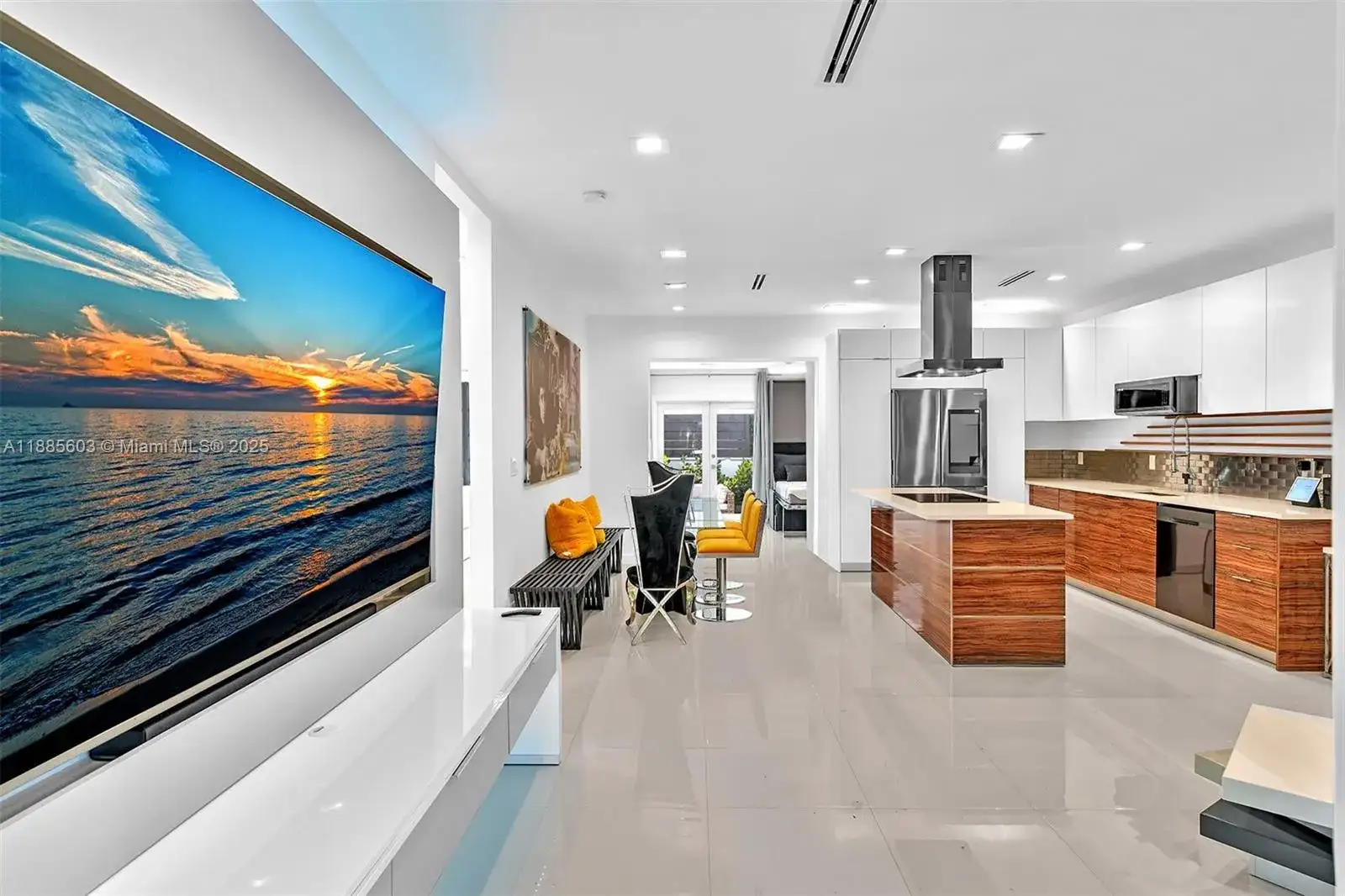 1000 10th St, Miami Beach FL 33139 photo 3