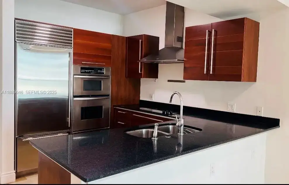 218 SE 14th St # 1504, Miami FL 33131 photo 2