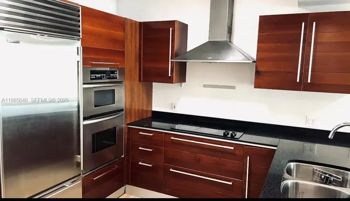 218 SE 14th St # 1504, Miami FL 33131 photo 3