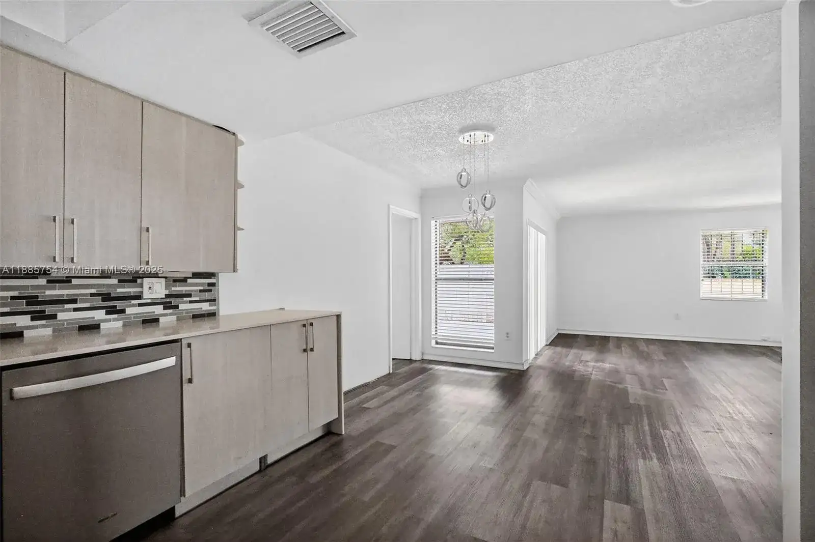 10837 NW 7th St # 11, Miami FL 33172 photo 5