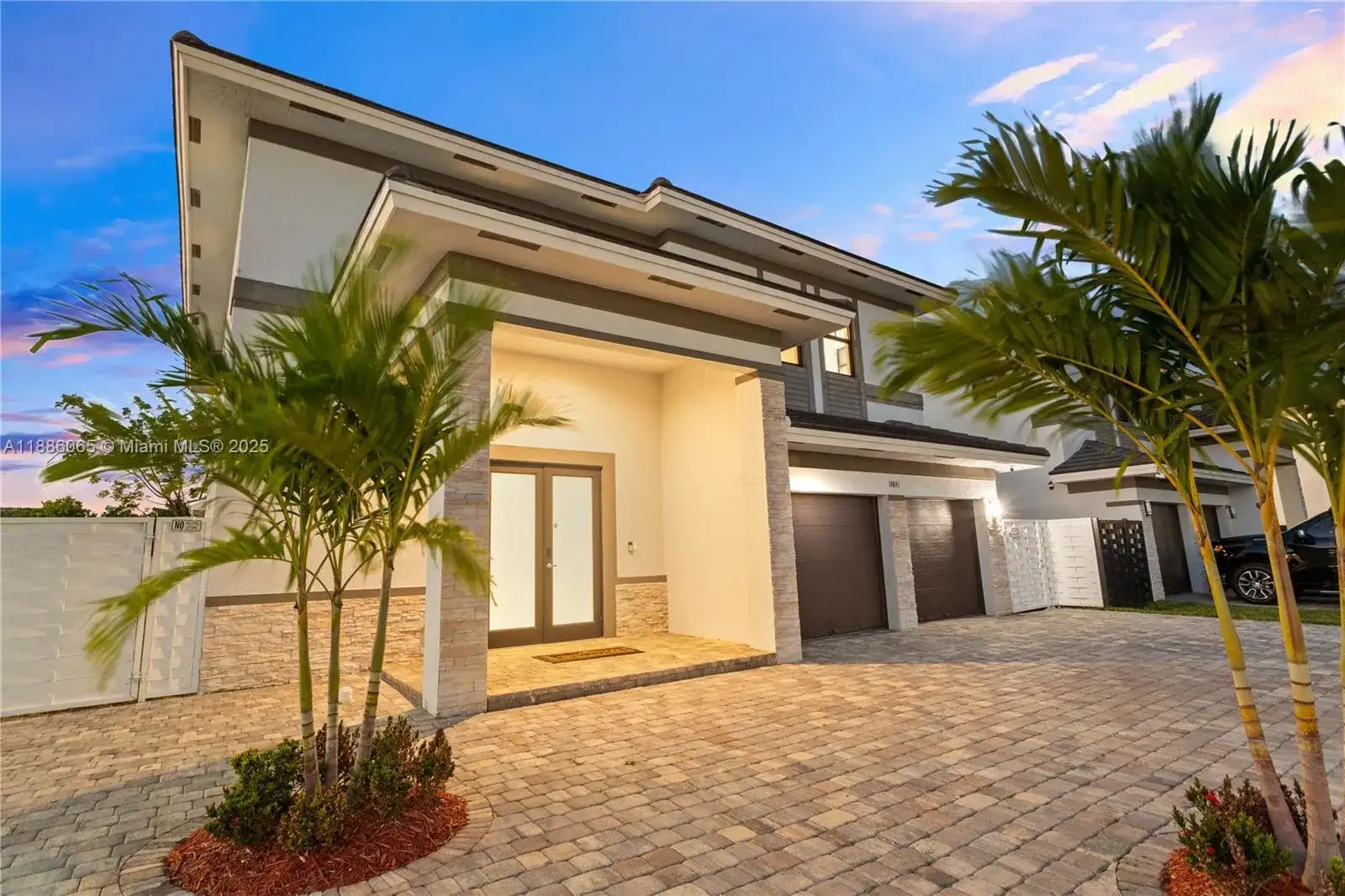 14841 SW 39th Ter, Miami FL 33185 photo 4