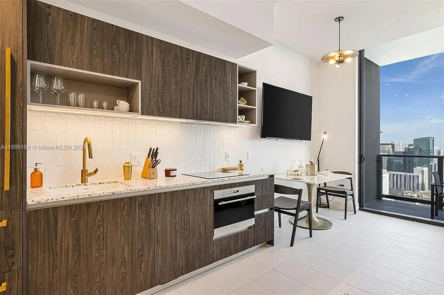 159 NE 6th St # 5106, Miami FL 33132 photo 3