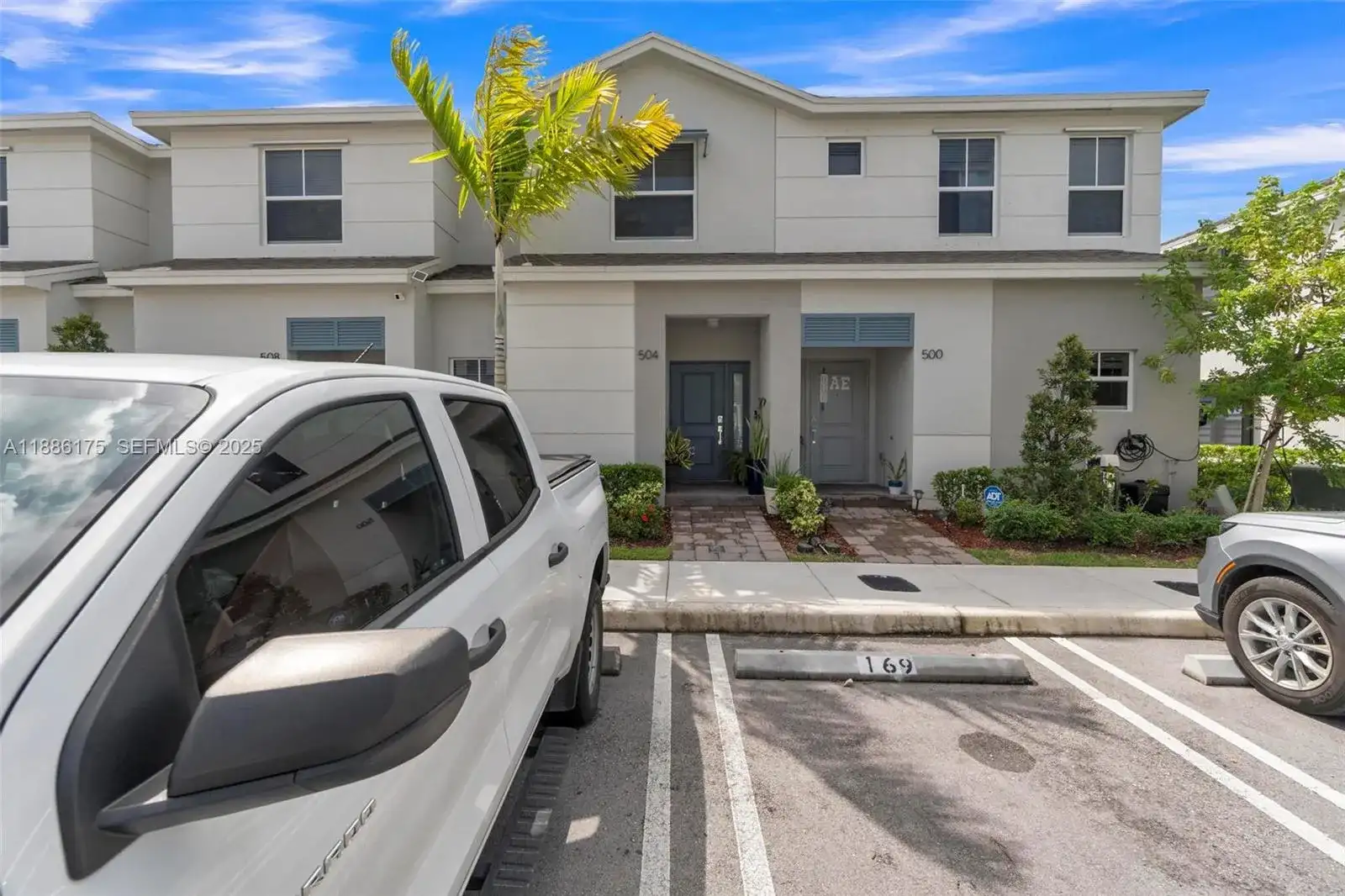 504 NE 1st Dr, Florida City FL 33034 photo 2