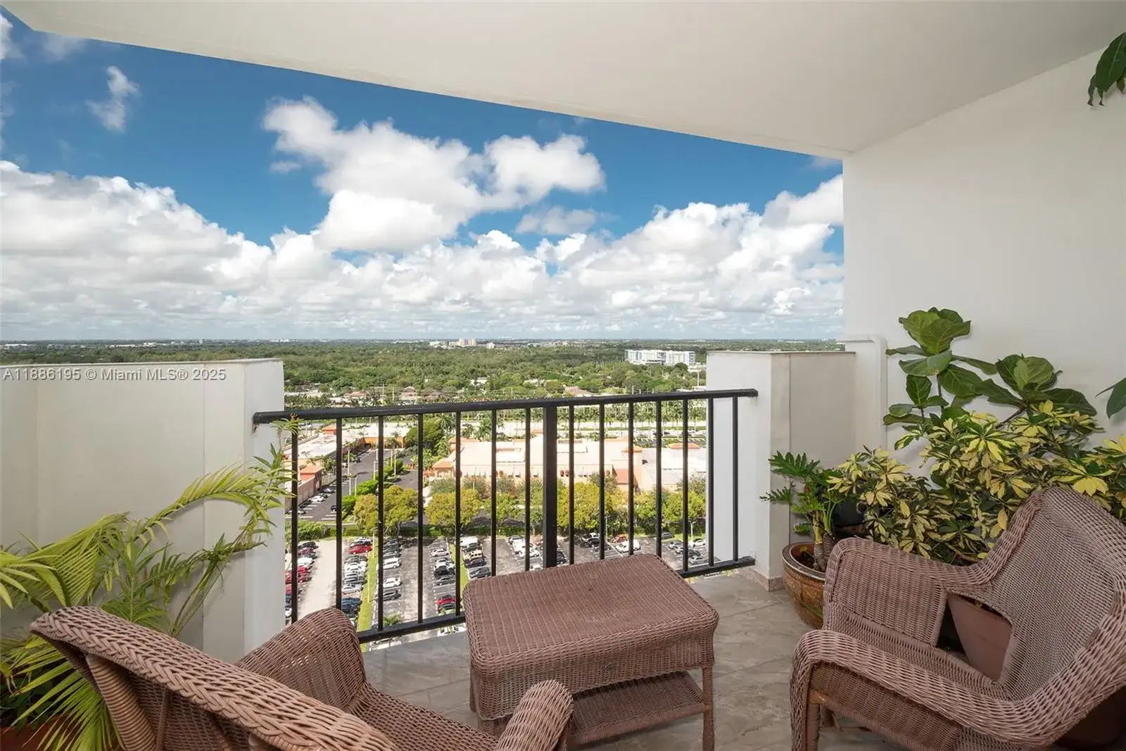 2750 NE 183rd St # 2204, Aventura FL 33160 photo 3
