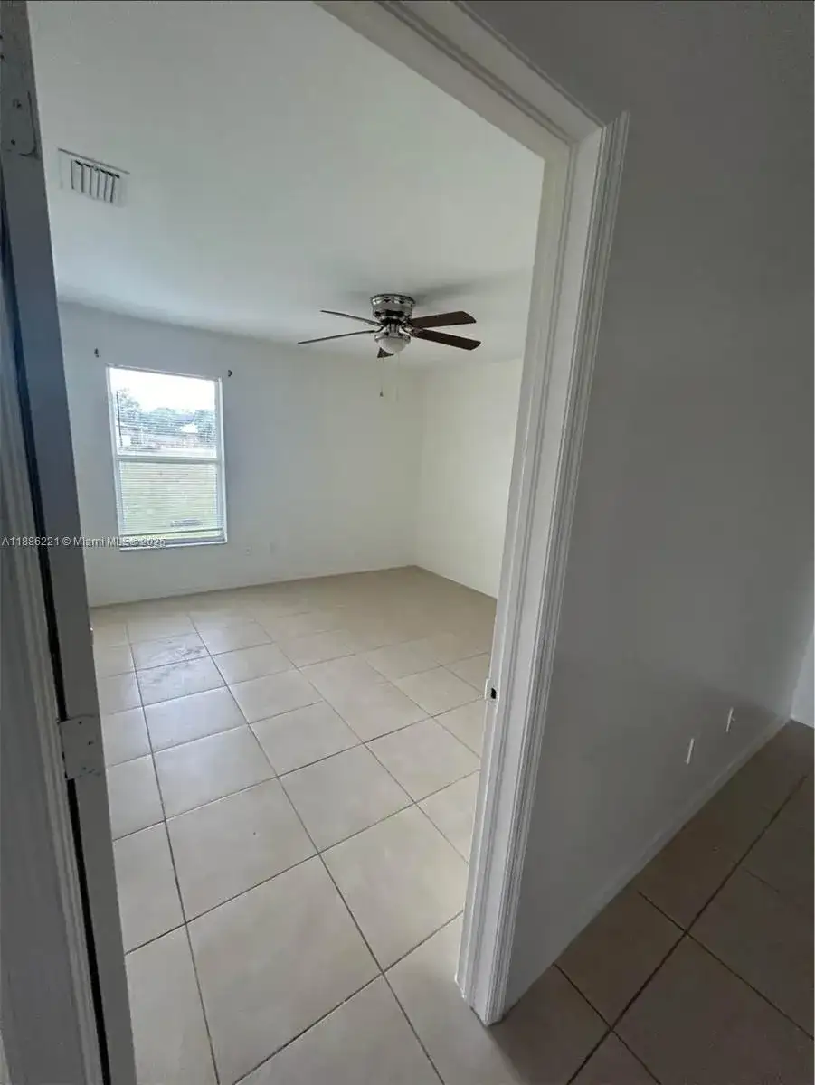 2422 S Vernon Ave # 2422, Lehigh Acres FL 33973 photo 3