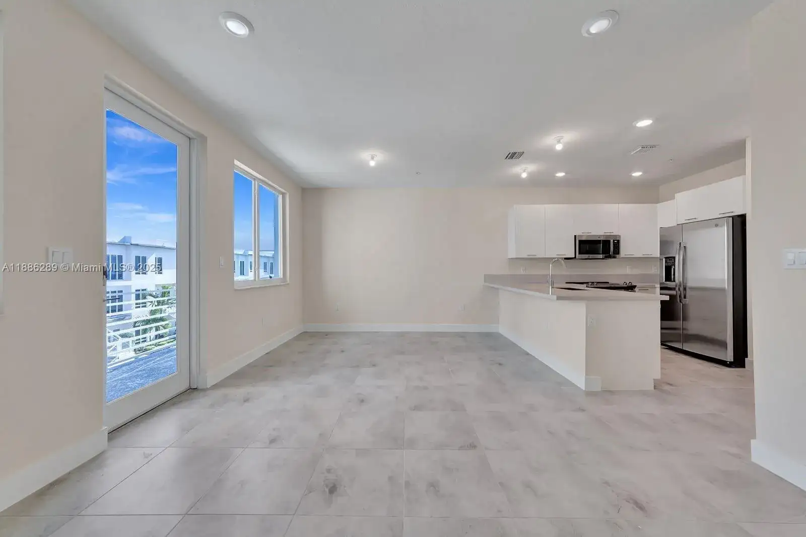 6420 NW 102nd Path # 303, Doral FL 33178 photo 3