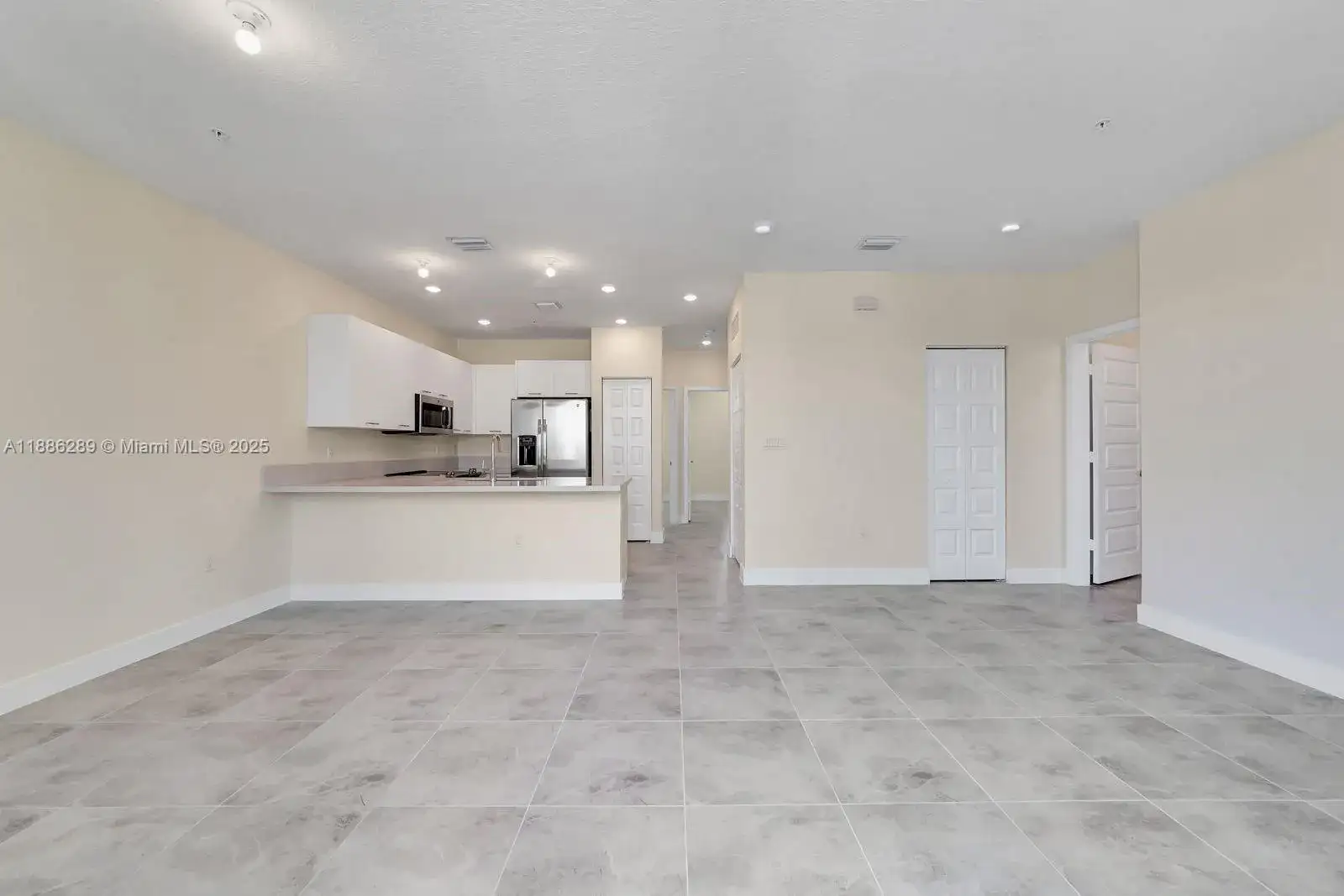 6420 NW 102nd Path # 303, Doral FL 33178 photo 4
