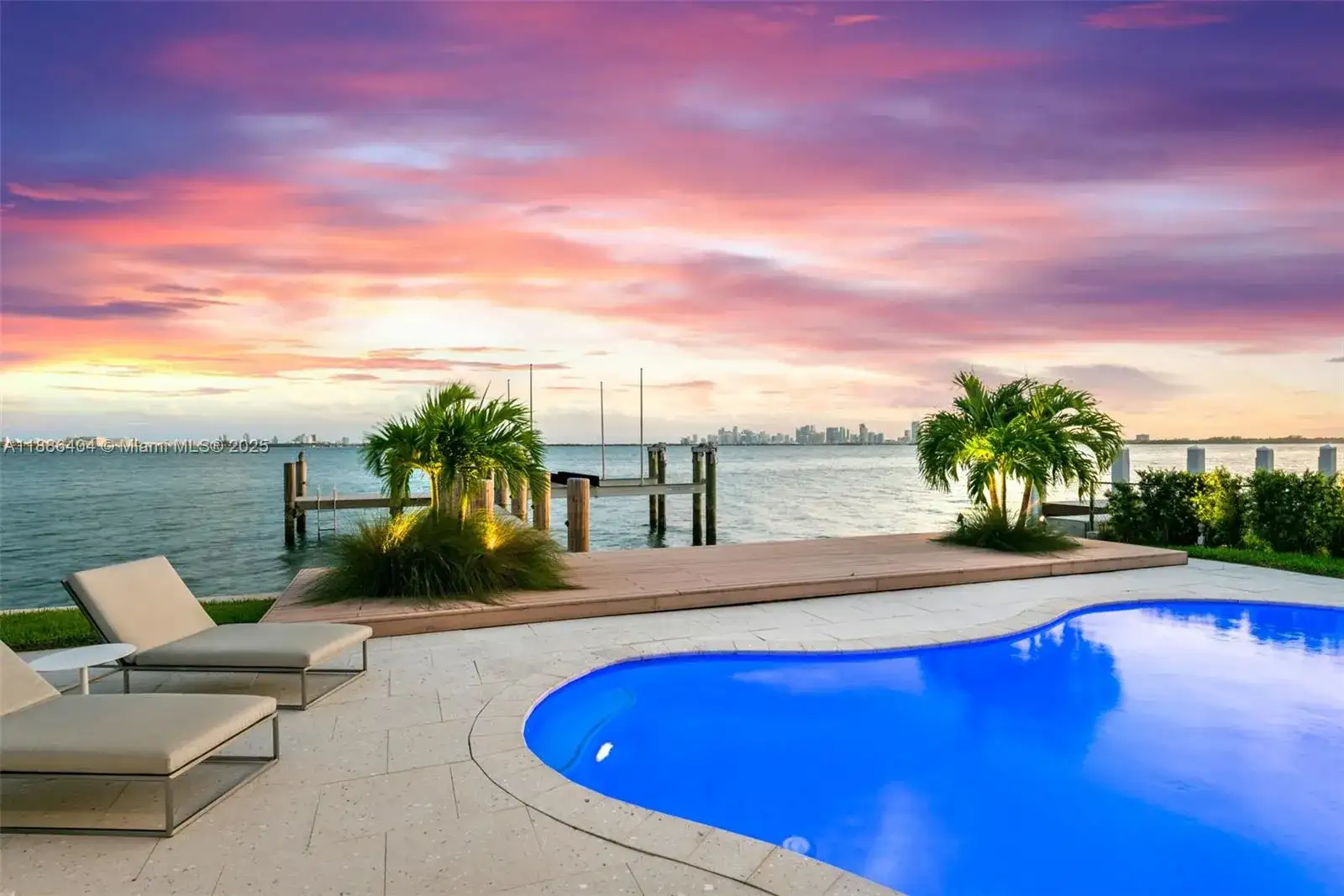 1580 S Treasure Dr, North Bay Village FL 33141 photo 4