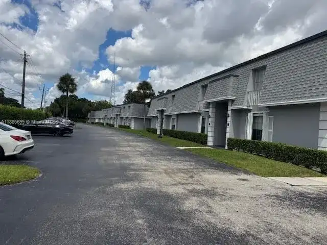 360 NW 69th Ave # 202, Plantation FL 33317 photo 2