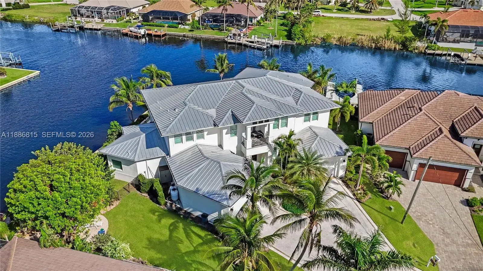 2801 SW 39th TER, Cape Coral FL 33914 photo 2