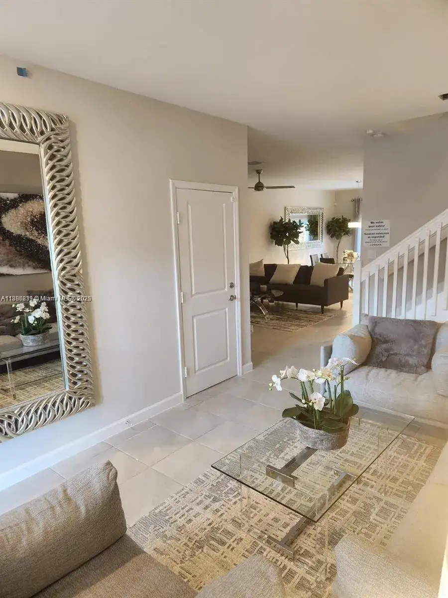 2613 SE 10th St, Homestead FL 33035 photo 3
