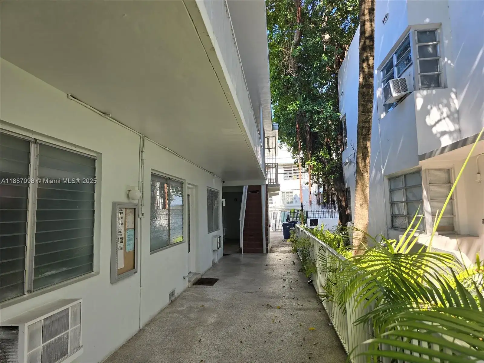 835 Meridian Ave # 4, Miami Beach FL 33139 photo 2