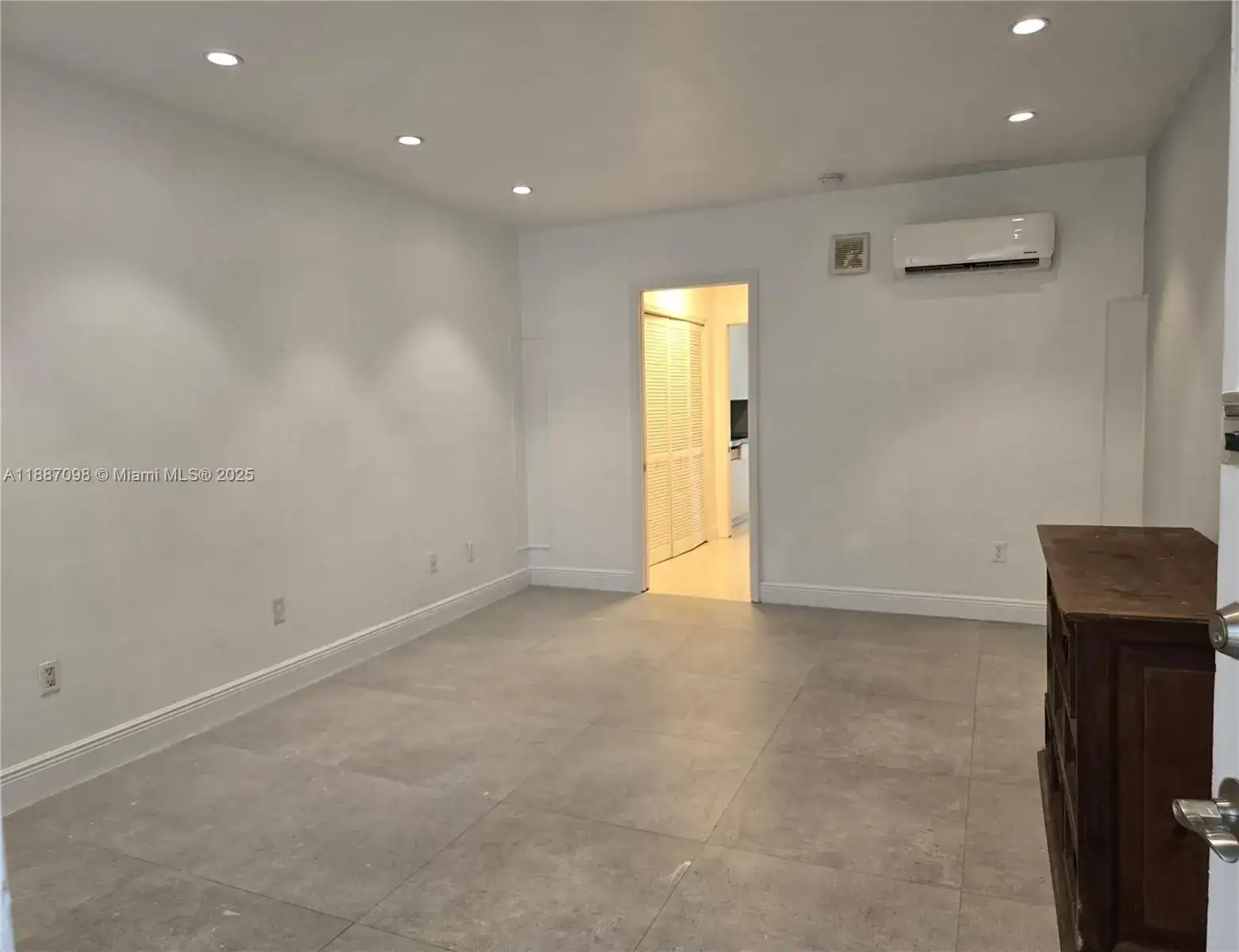 835 Meridian Ave # 4, Miami Beach FL 33139 photo 4