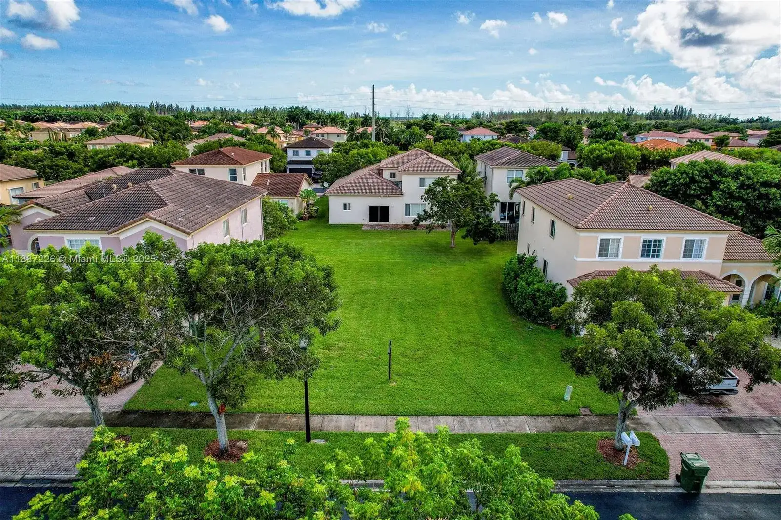 1461 NE 40th Ave, Homestead FL 33033 photo 4