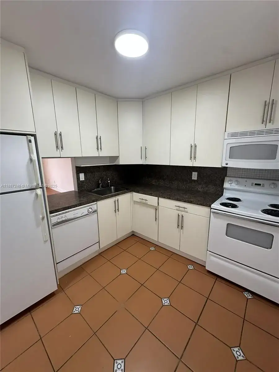 7703 Camino Real # A413, Miami FL 33143 photo 2
