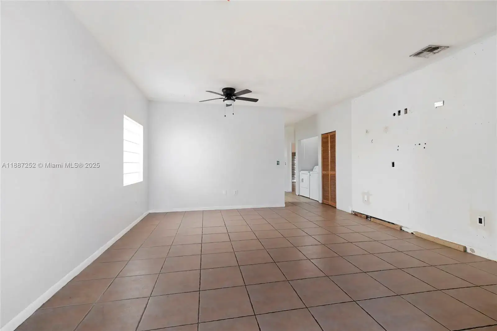 7978 NW 200th St, Hialeah FL 33015 photo 3