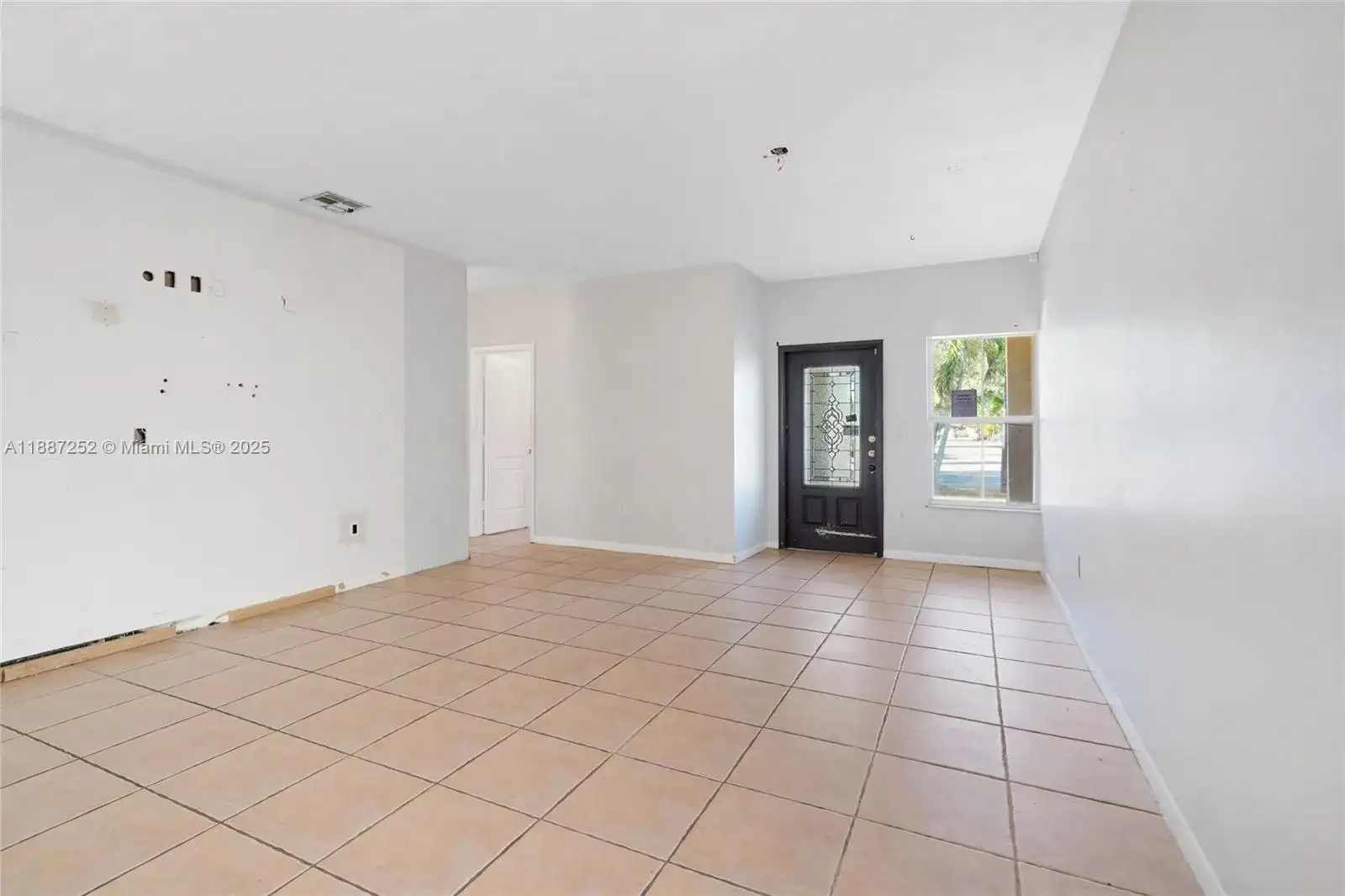 7978 NW 200th St, Hialeah FL 33015 photo 4