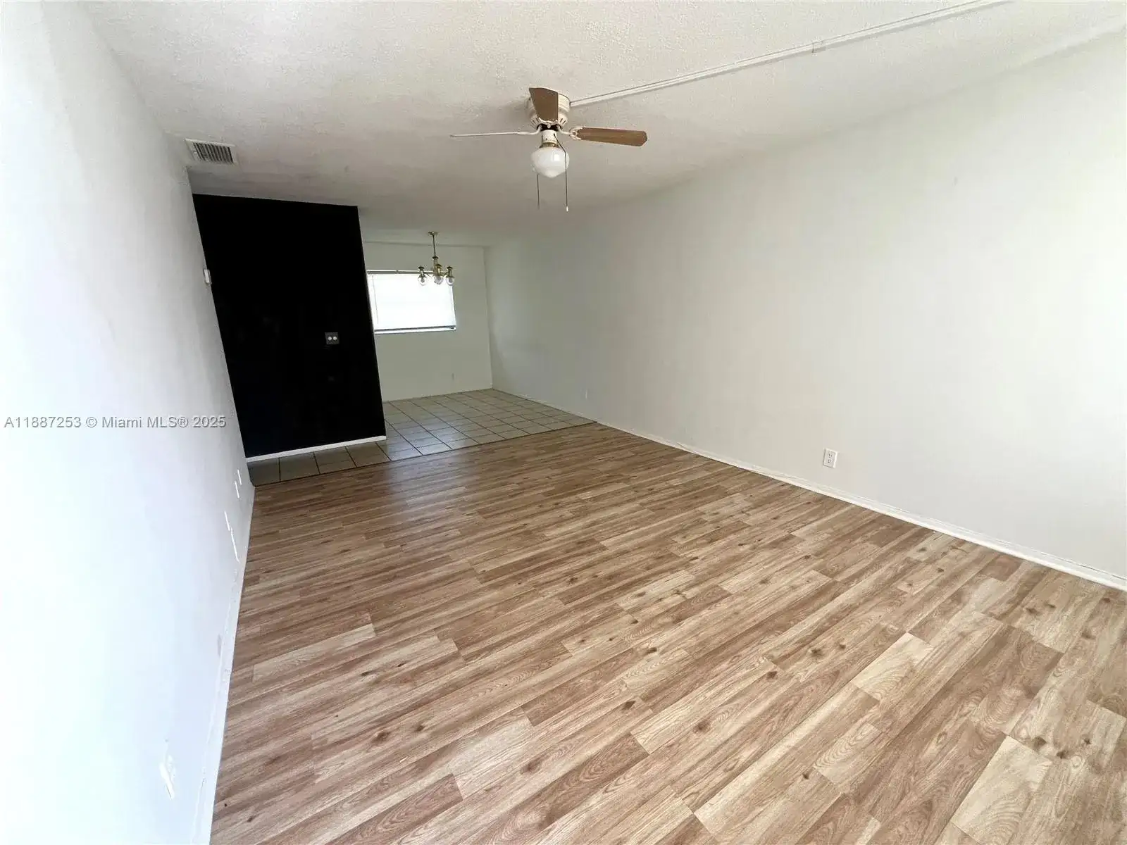 281 NE 40th St # 7, Oakland Park FL 33334 photo 2