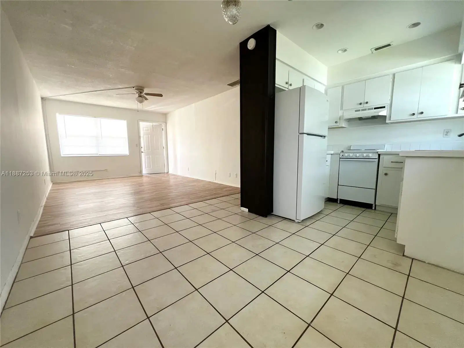 281 NE 40th St # 7, Oakland Park FL 33334 photo 3