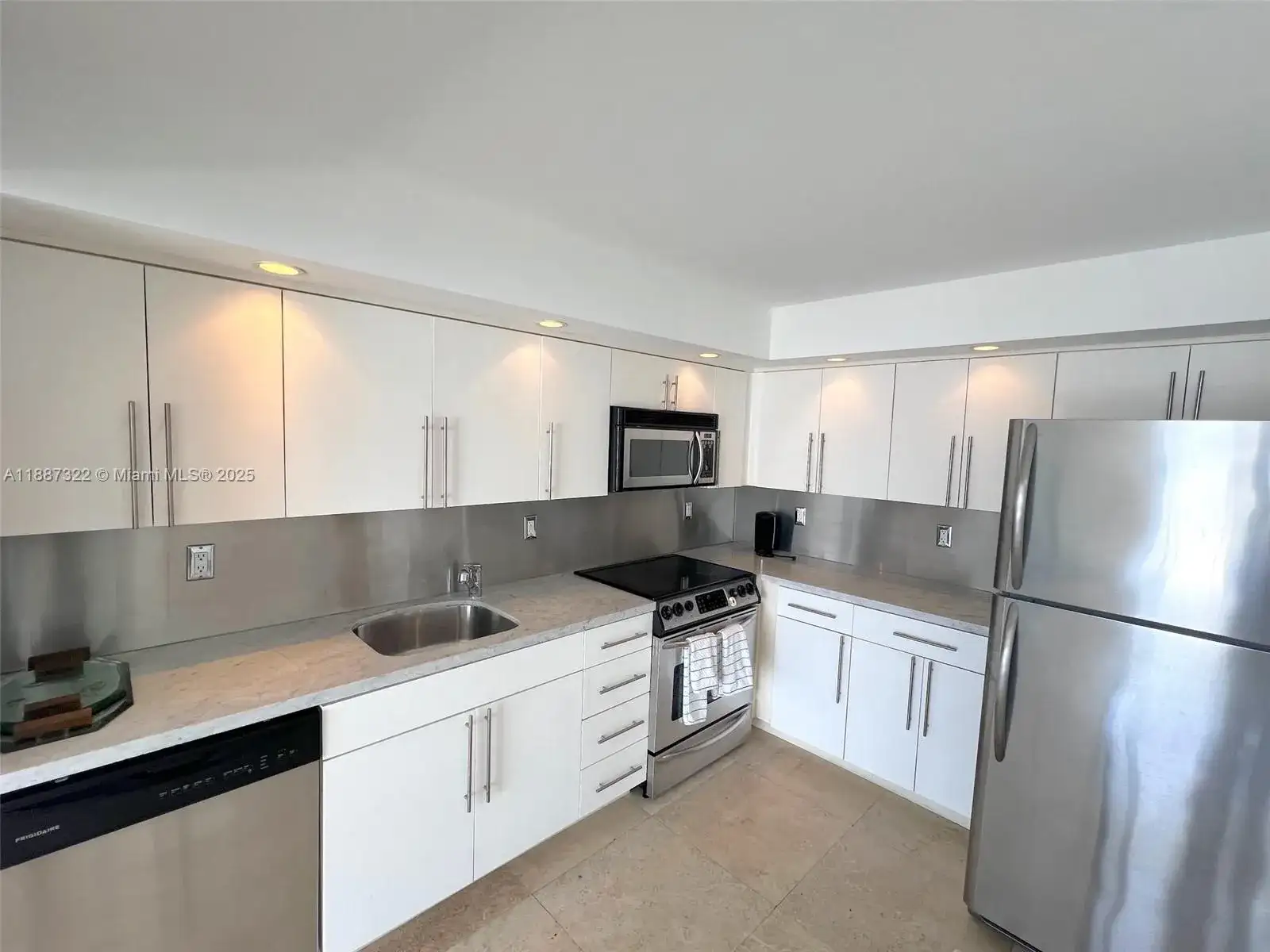 1800 Collins Ave # 12E, Miami Beach FL 33139 photo 3