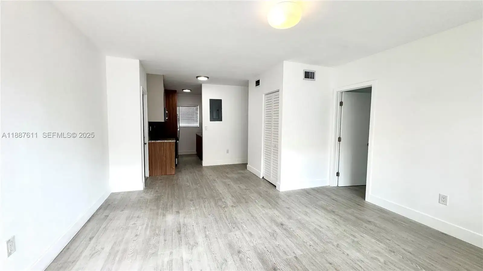 660 Lenox Ave # 4, Miami Beach FL 33139 photo 2