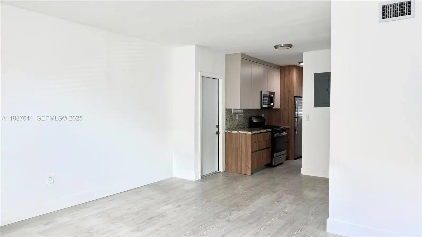 660 Lenox Ave # 4, Miami Beach FL 33139 photo 4